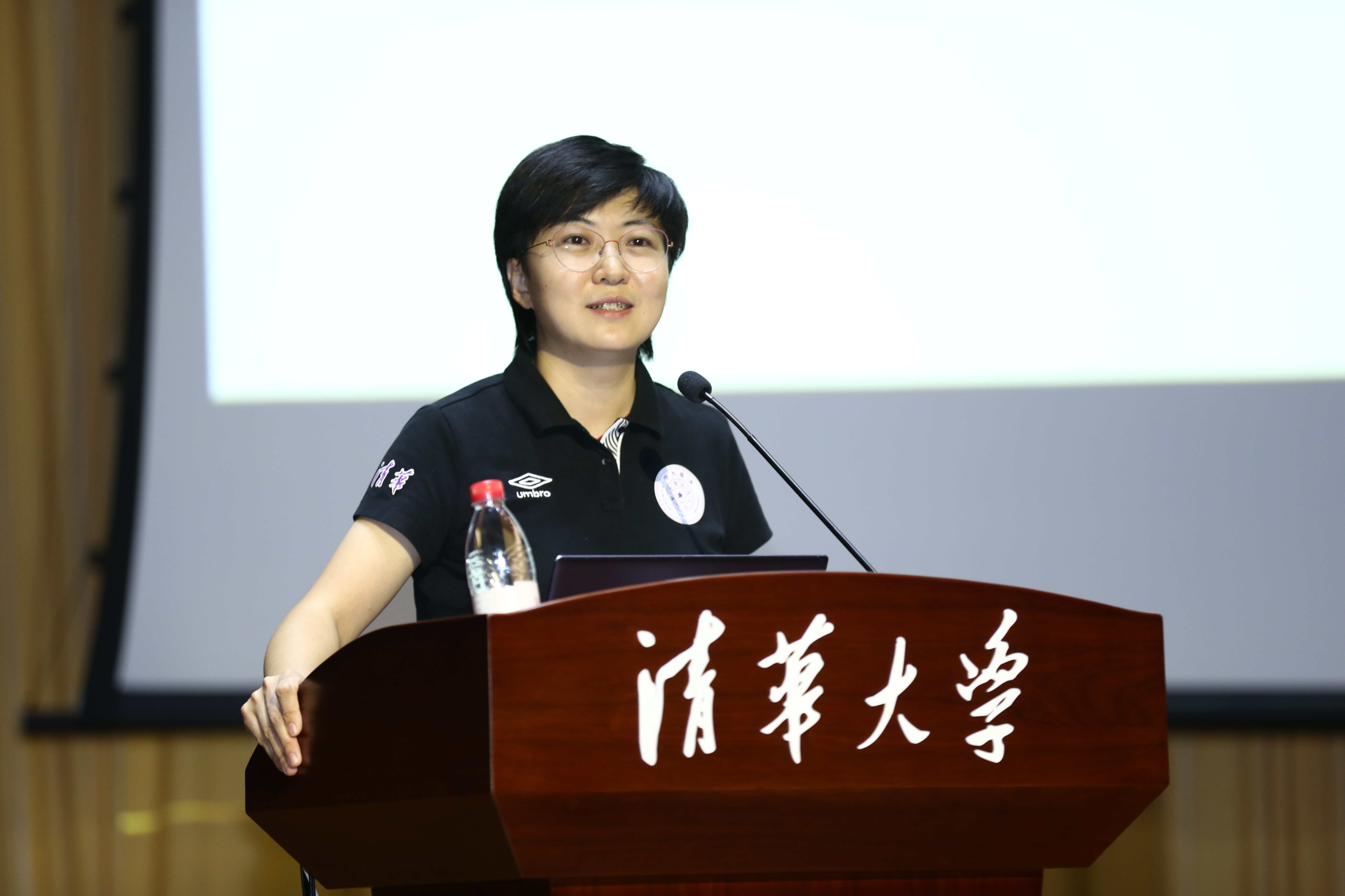 20220816-新葡萄官网AMG举办2022级本科生新生骨干训练营-严振峣-余潇潇作专题讲座.jpg