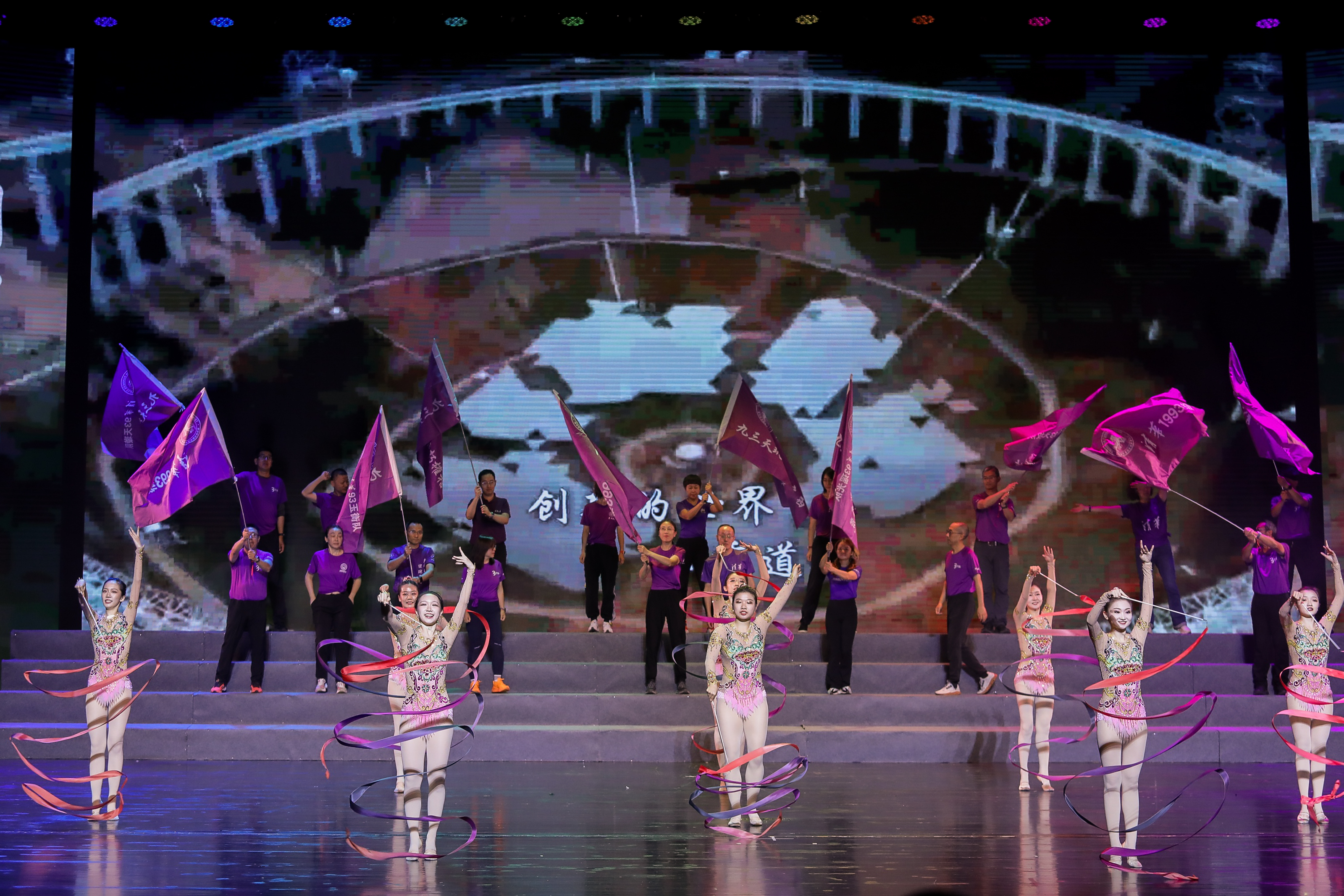 20240428-校庆专场演出-合唱《奔跑吧新葡萄》-艺教中心摄-艺教中心、新葡萄校友总会.jpg