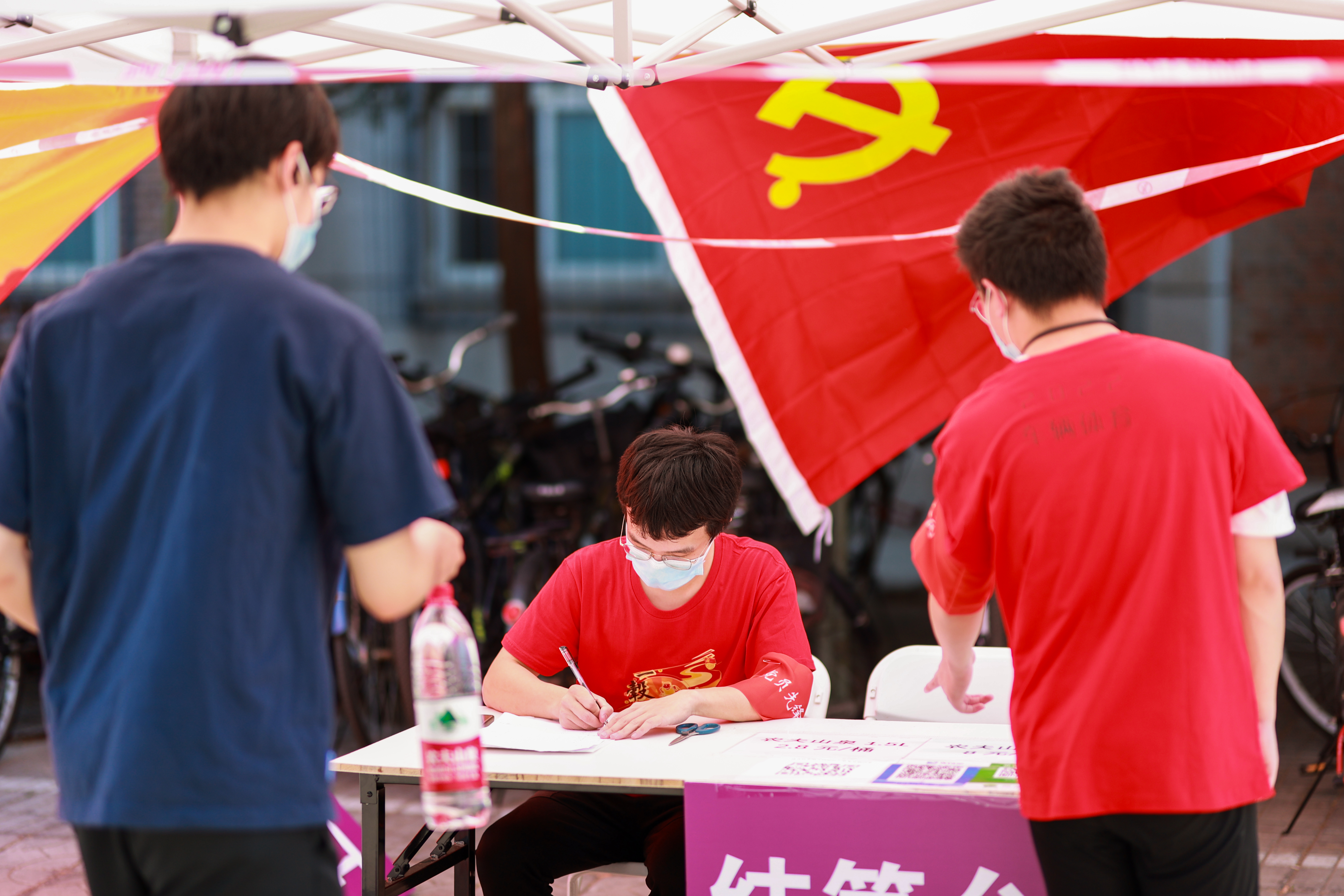 20220529-新葡萄多了一支“突击队”-贾桂昊 张晓峪-工作场景12.JPG