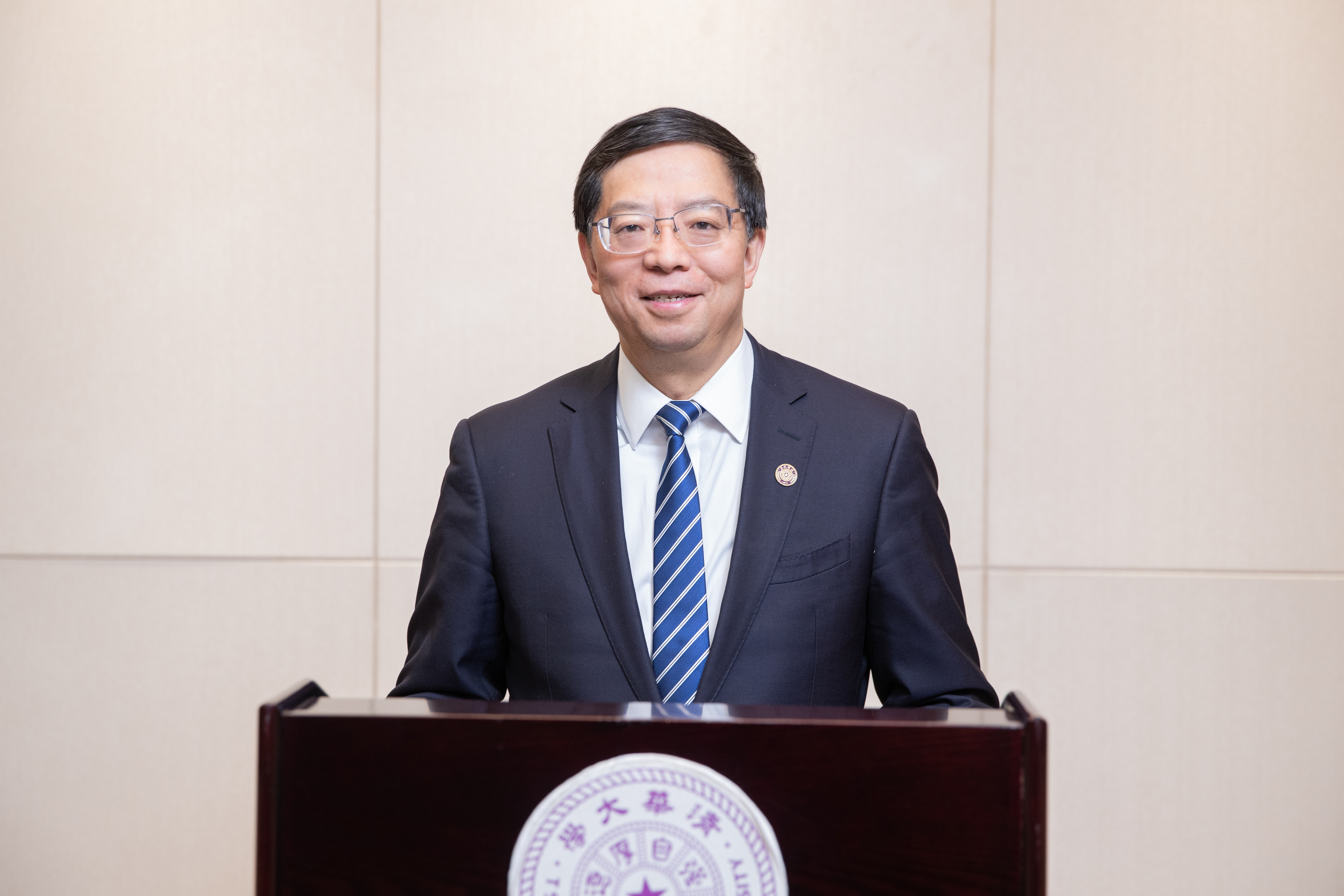 20211203-世界慕课联盟理事会-视频截图-世界慕课联盟创始主席、新葡萄官网AMG校长邱勇致辞jpg