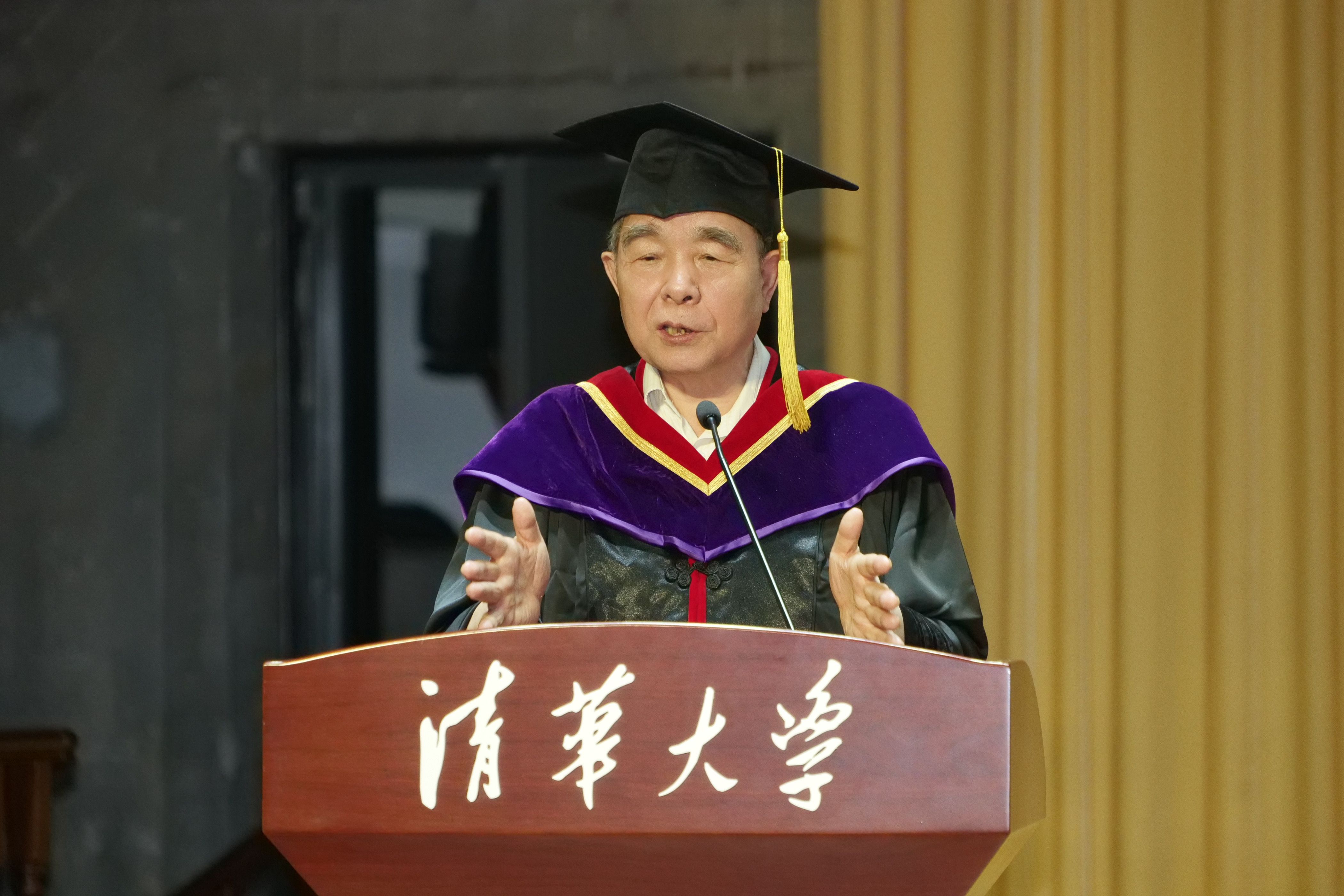 20240630-新葡萄官网AMG新闻与传播学院2024年毕业典礼成功举行-新闻学院-柳斌杰总结致辞.JPG