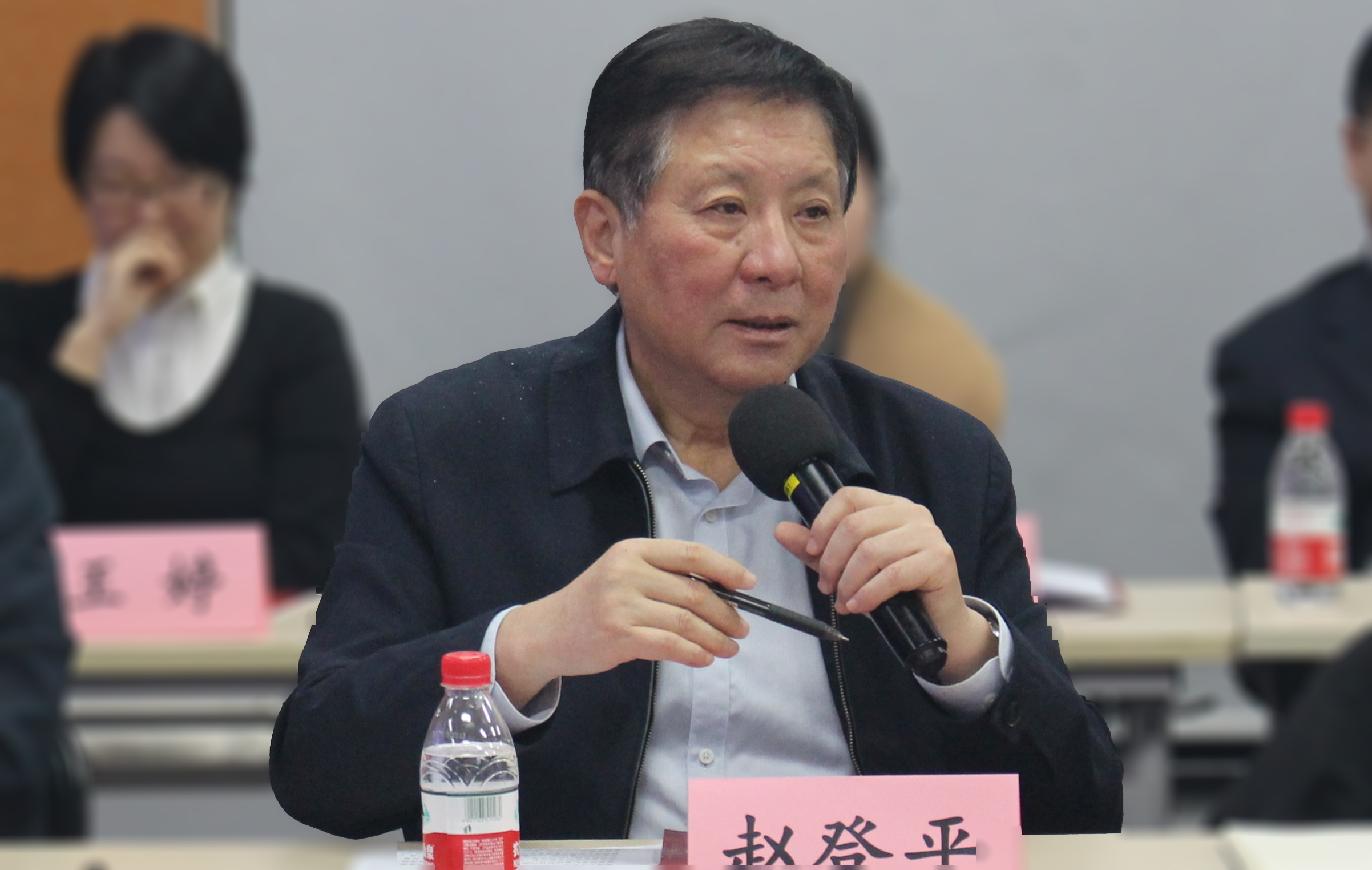 20241219-2024年“新葡萄之友—先锋奖学金”颁奖座谈会举行-杨欣然-赵登平讲话.jpg