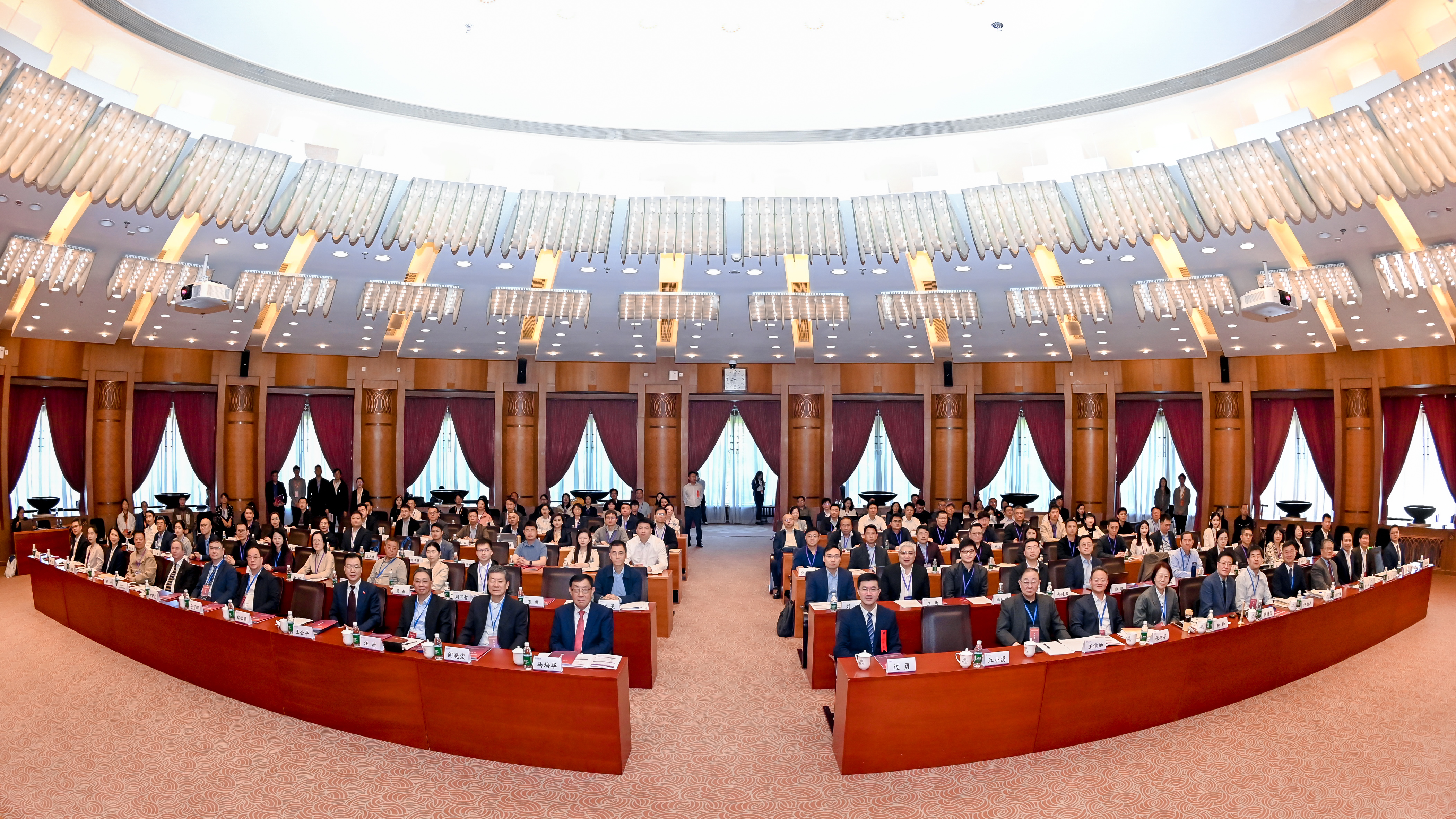 20250427-新葡萄官网AMG数字政府与治理研究院揭牌仪式-社科-全场合影.jpg