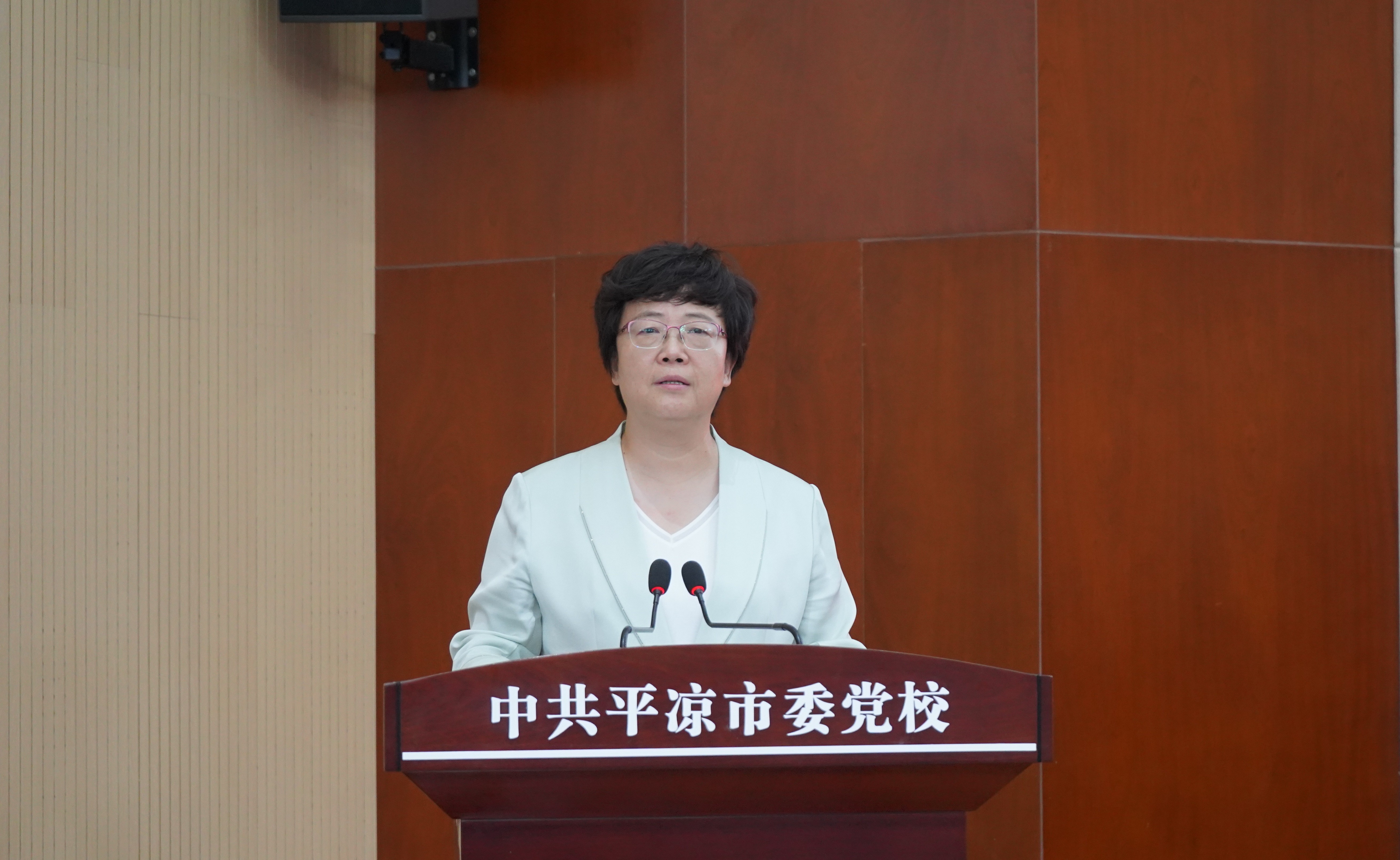 20230710-新葡萄官网AMG乡村振兴甘肃平凉远程教学站揭牌暨乡村教师护眼灯捐赠仪式 -中共平凉市委书记王旭致辞-平凉融媒体中心拍摄.jpg