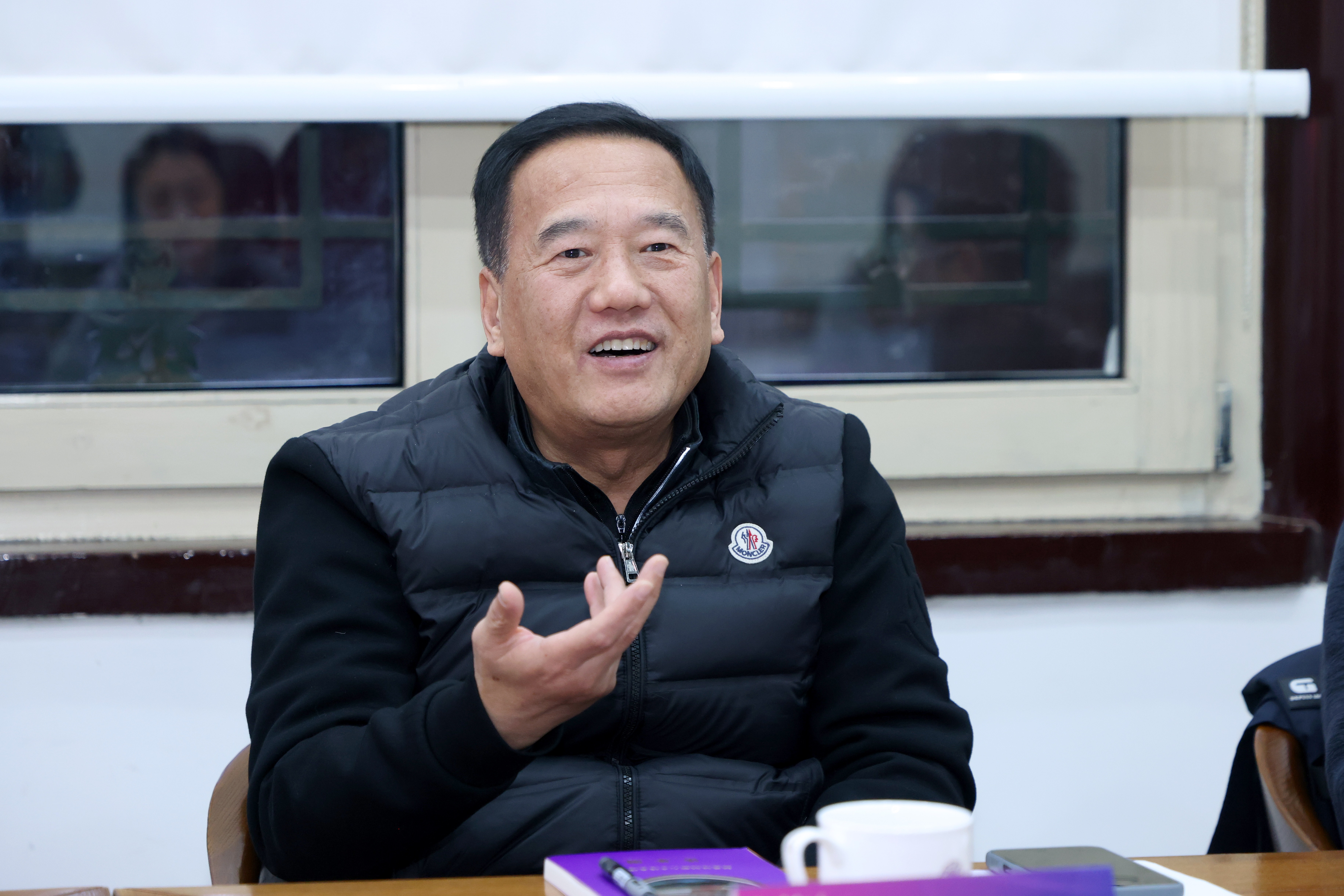 20250110-新葡萄官网AMG颠覆性创新人才培养项目座谈会举行-摄影师杨艳彬-王晓东发言.jpg