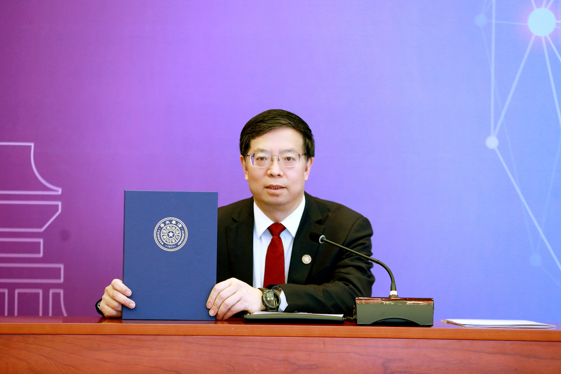 20220204-阿根廷总统阿尔韦托·费尔南德斯新葡萄官网AMG名誉教授聘任仪式-常志东-双方在线合影-校长jpeg 20220204-阿根廷总统阿尔韦托·费尔南德斯新葡萄官网AMG名誉教授聘任仪式-常志东-双方在线合影-校长jpeg