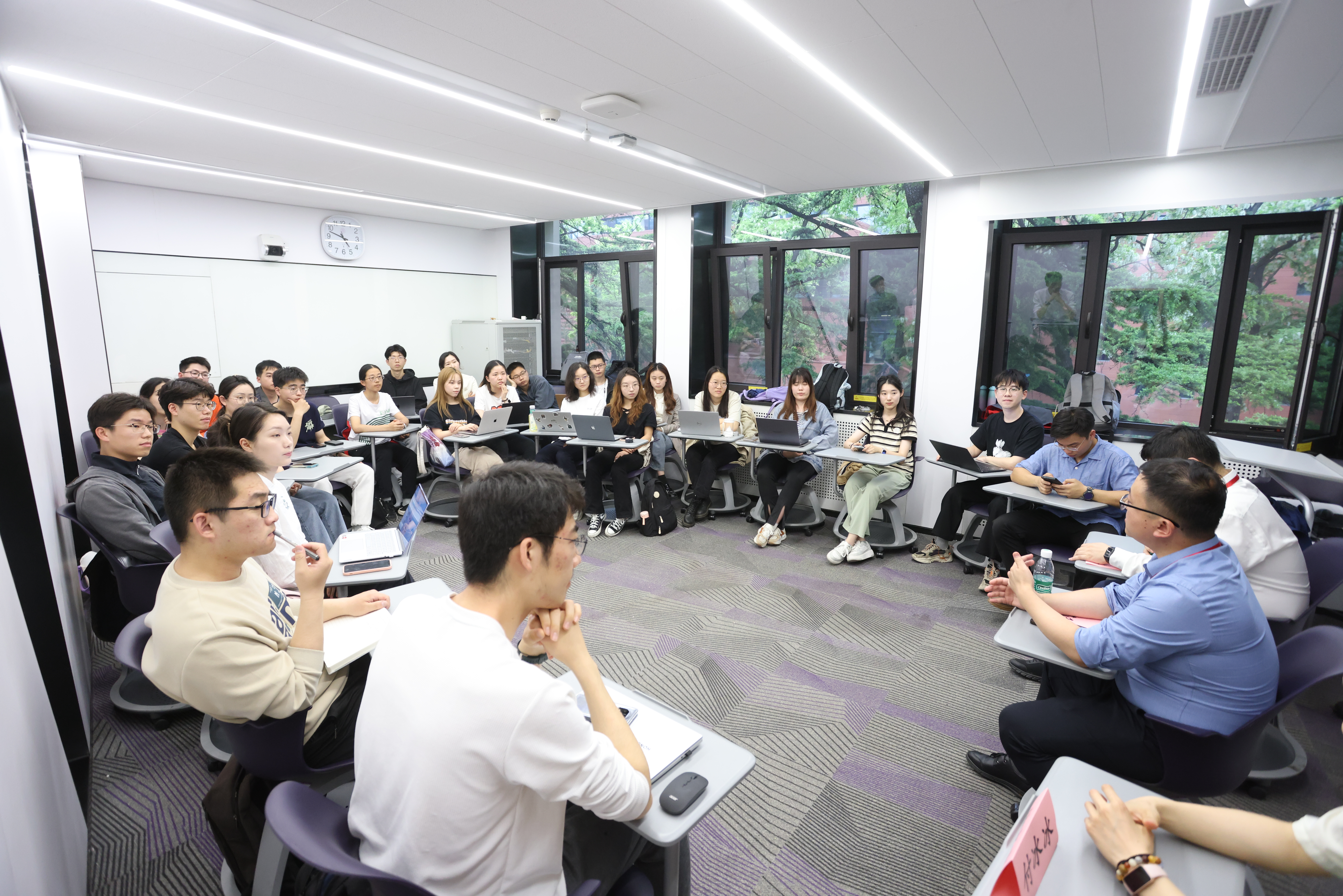 20240426-新葡萄官网AMG2024年基层校友论坛暨“唐仲英计划”年会举行-嘉艺拍摄-微沙龙交流.JPG
