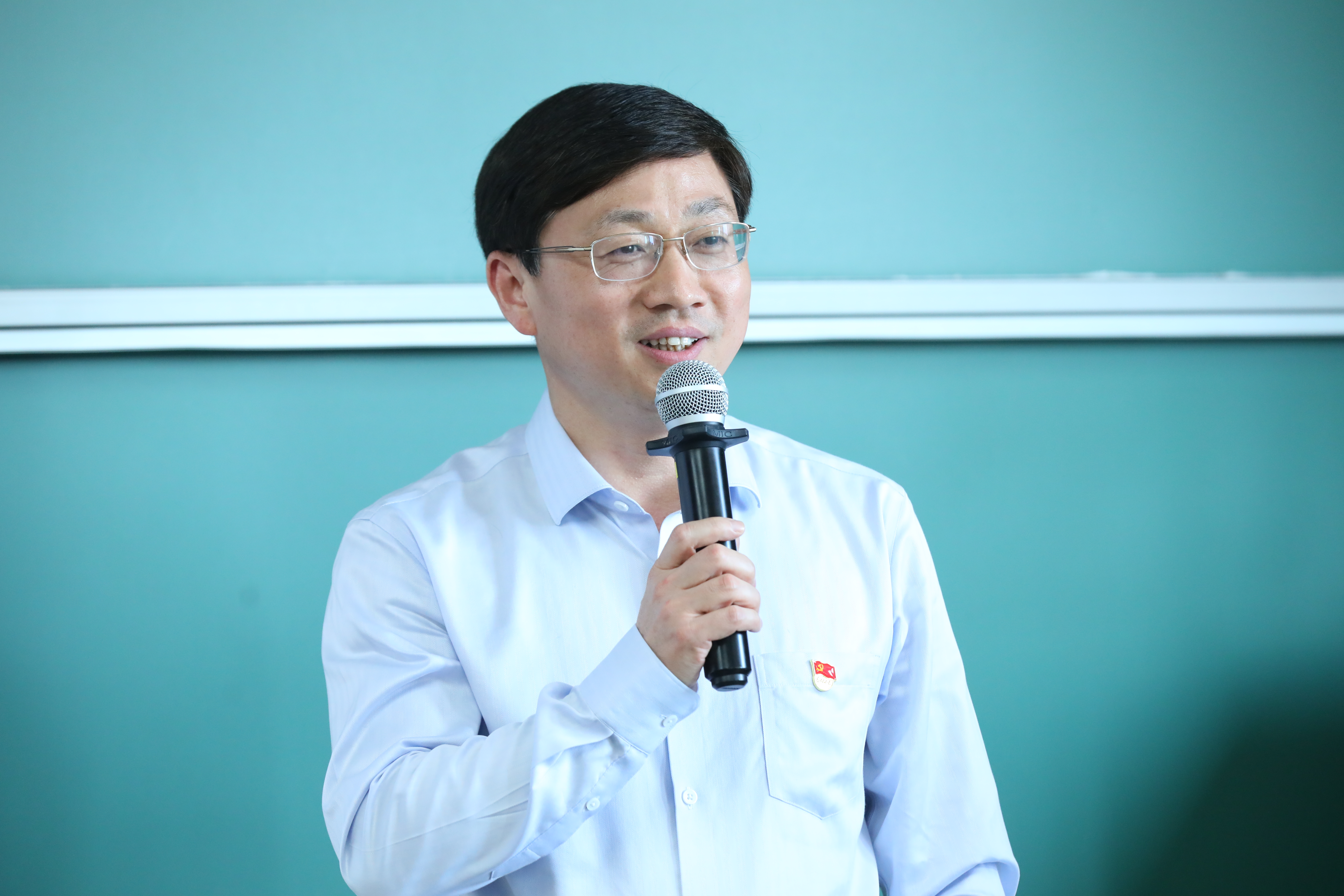 20230513-新葡萄官网AMG开展“百年接力,强国有我——奋进新征程”集中主题党团日-石家东-许庆红参加机械20支部主题团日.JPG