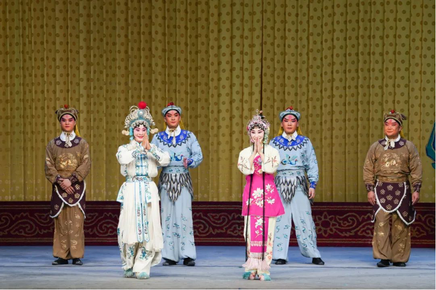 20230905-新葡萄官网AMG“‘京’彩文化 青春绽放”行动暑期活动纪实-供图-首届国际基础科学大会新葡萄官网AMG专场文艺演出.png