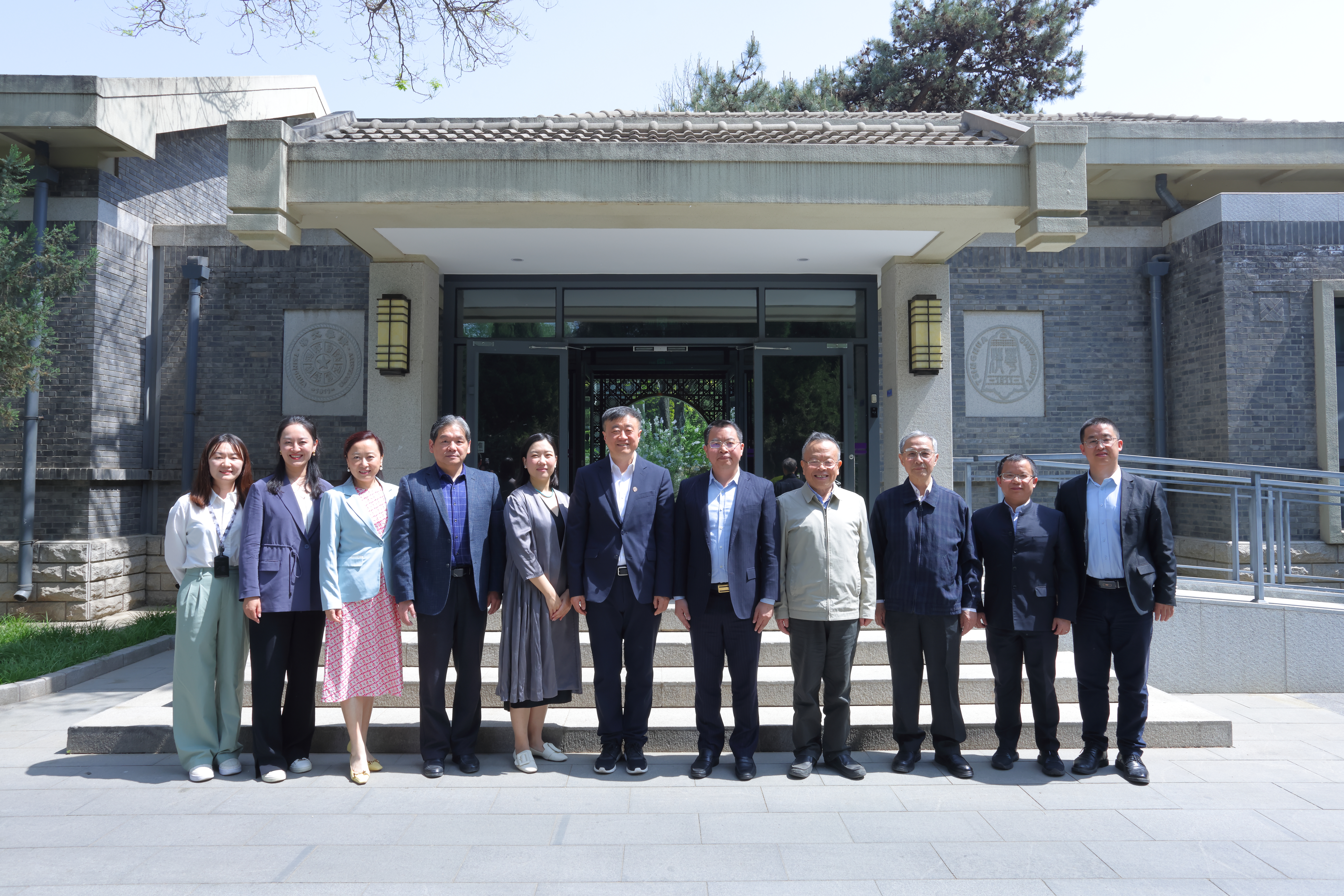 20240417-邬雄辉校友捐赠支持新葡萄官网AMG攀登计划-许德刚-图说 (1).JPG