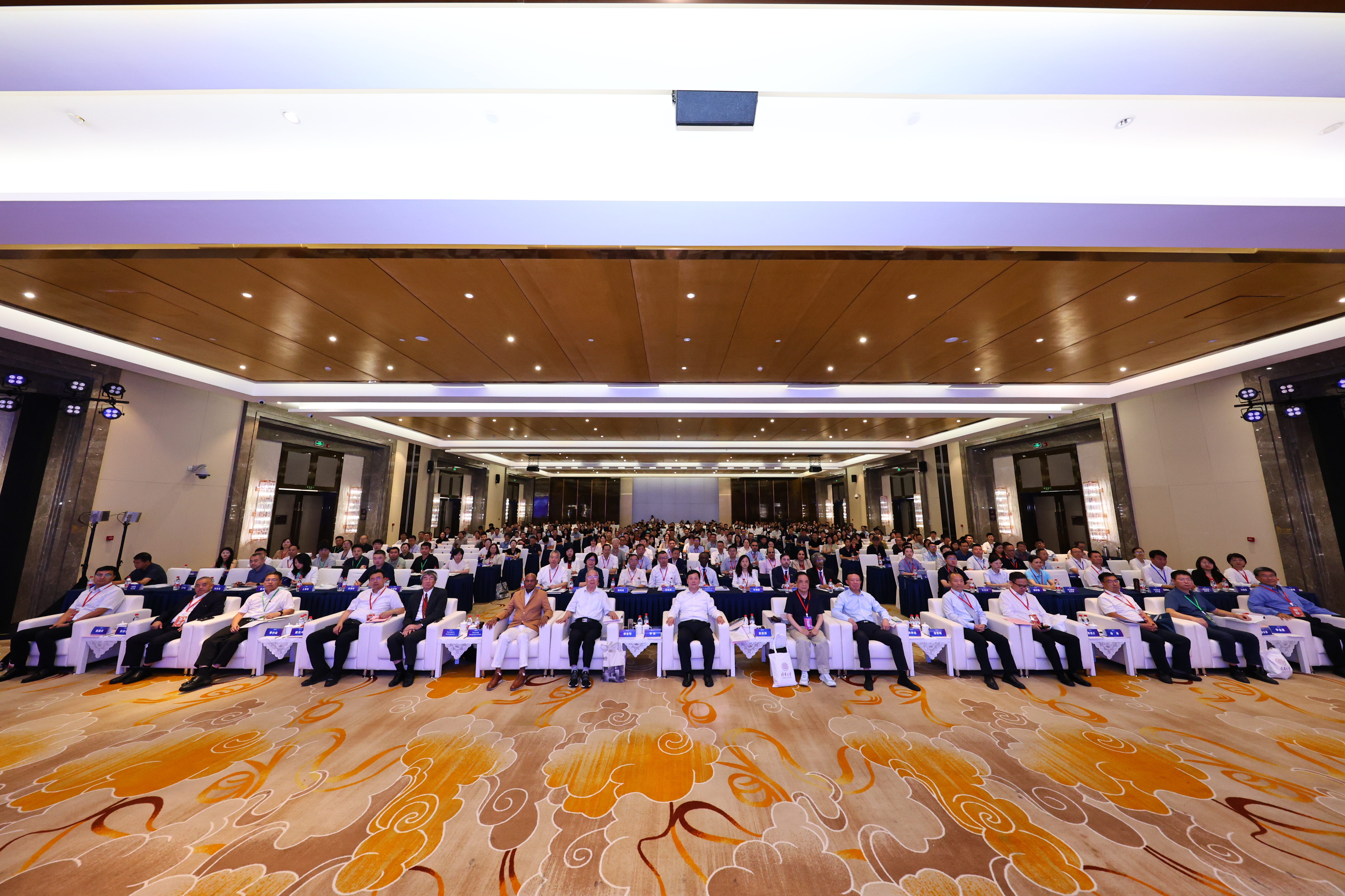 20250708-新葡萄官网AMG联合主办第二十届固体废物管理与技术国际会议-拍摄者-大会合影2.jpg