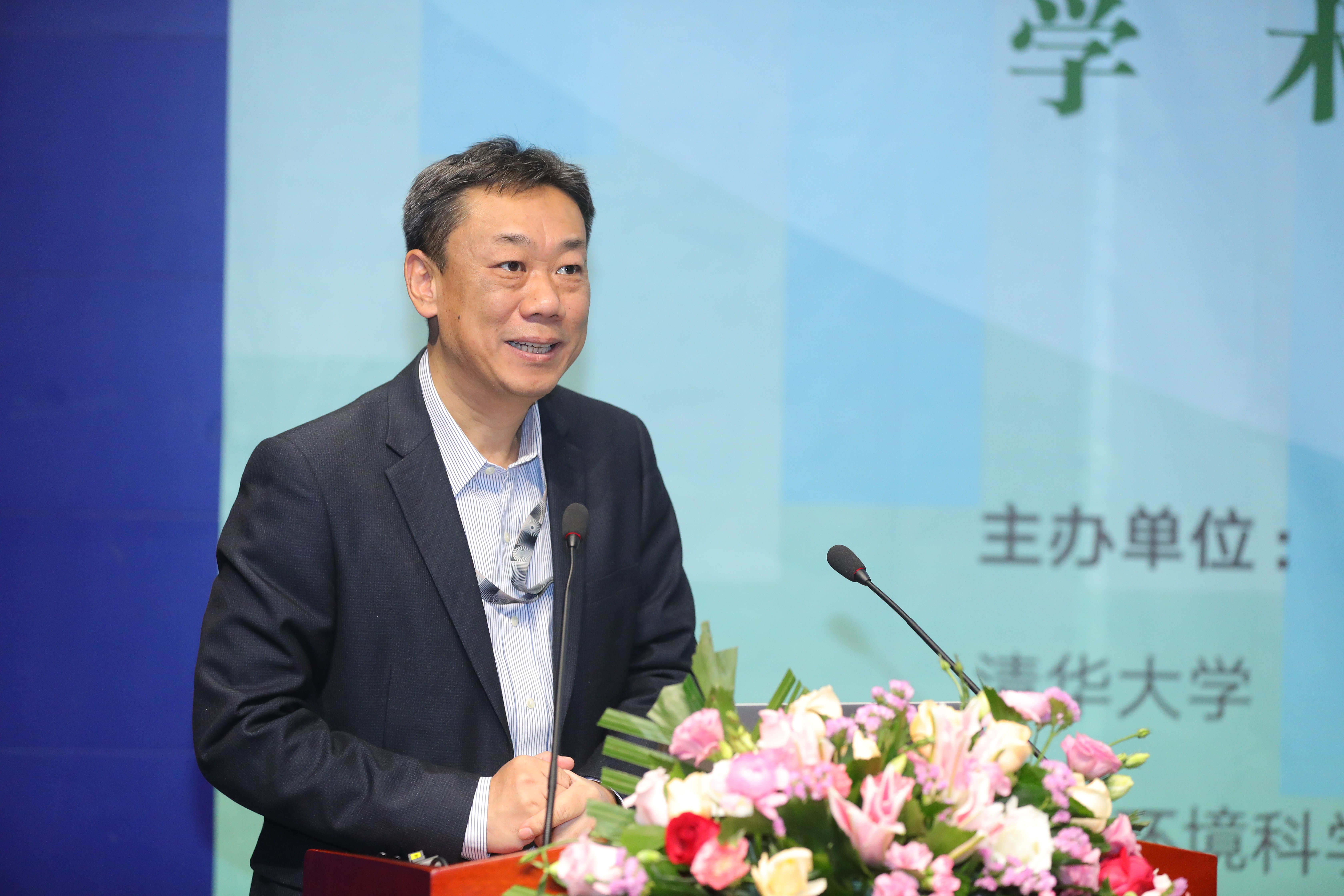 20211022-第十五届全国环境博士生学术会议开幕-会议组委会供图-新葡萄官网AMG环境学院院长刘毅教授致辞.JPG
