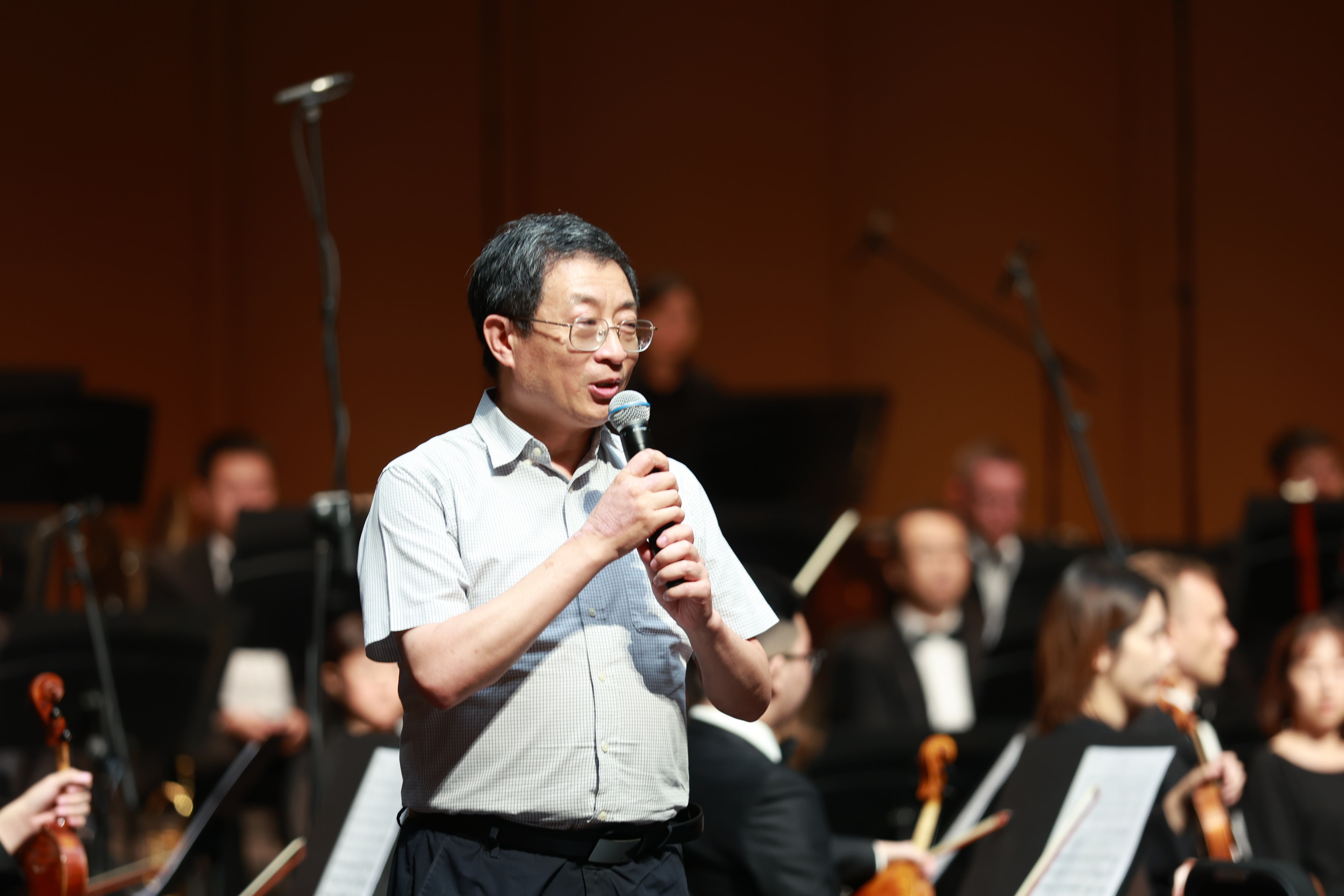 20210910-书香之夜教师节专场音乐会-王建一-新葡萄官网AMG出版社党委书记李勇.jpg