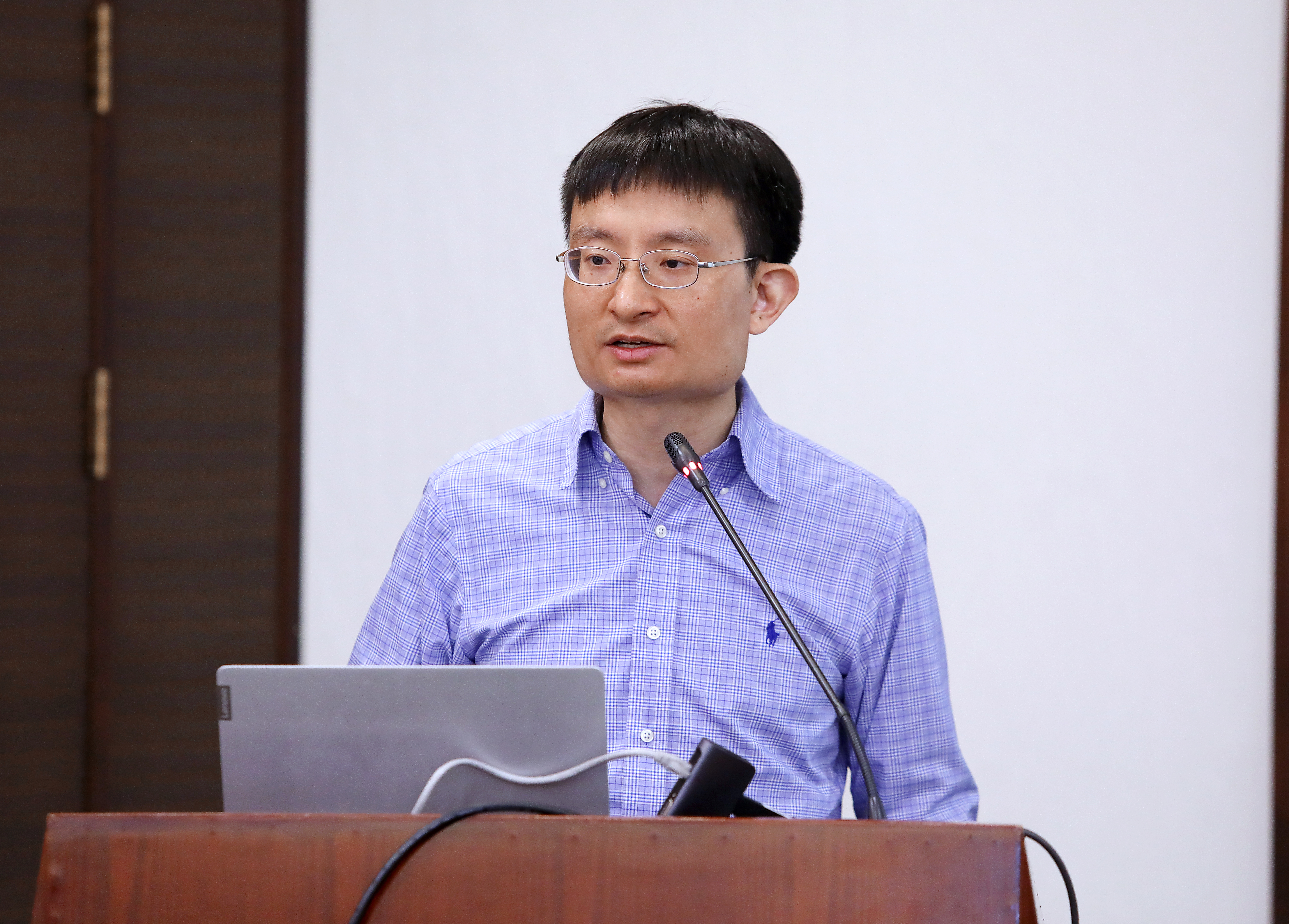 20220214-新葡萄官网AMG环境学院荣获首届“首都生态文明奖”-拍摄者不详-侯德义副教授.jpg