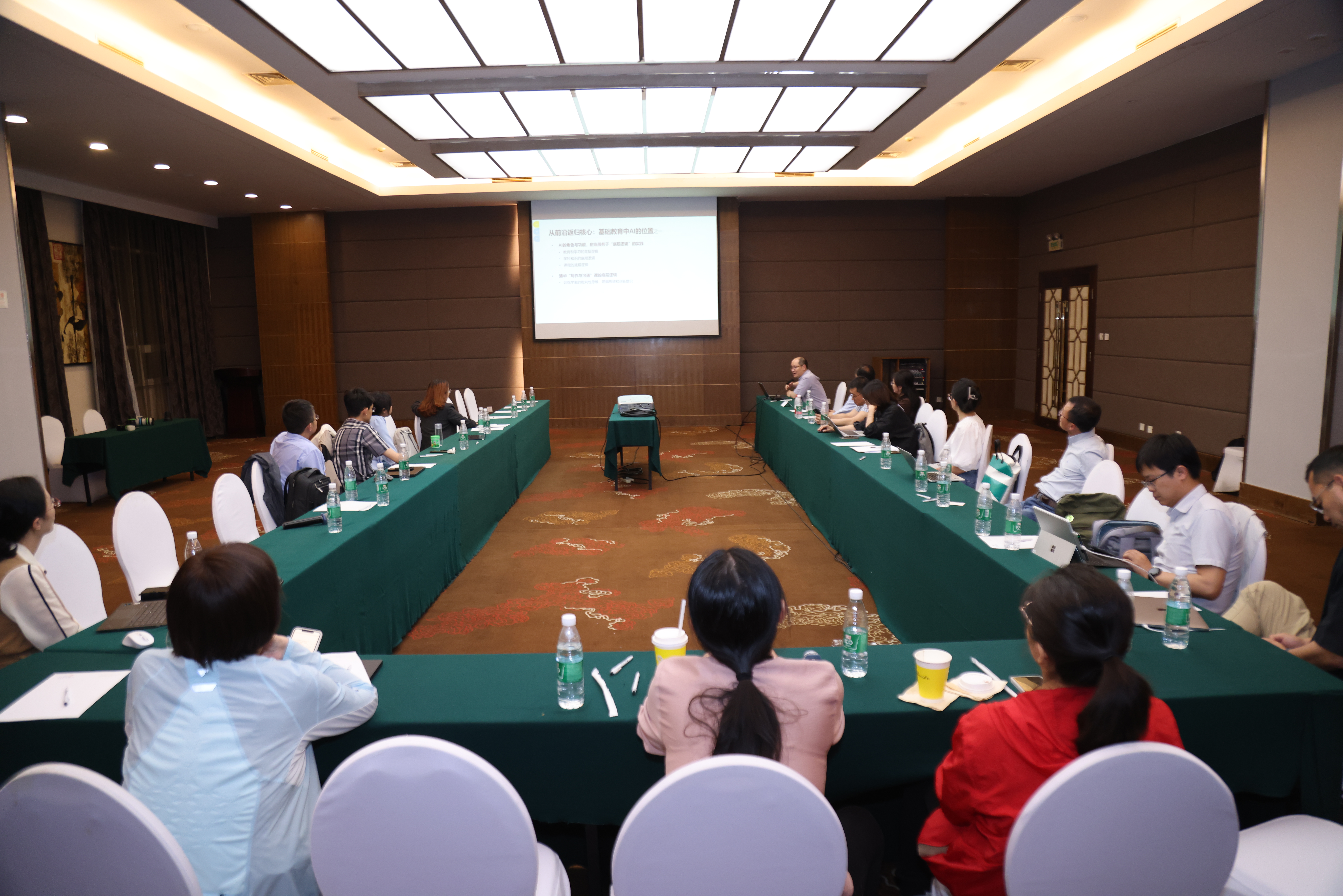 20240511-新葡萄官网AMG第十三届青年教师教学沙龙暨教改项目中期交流研讨会-董瑞林-沙龙现场.JPG