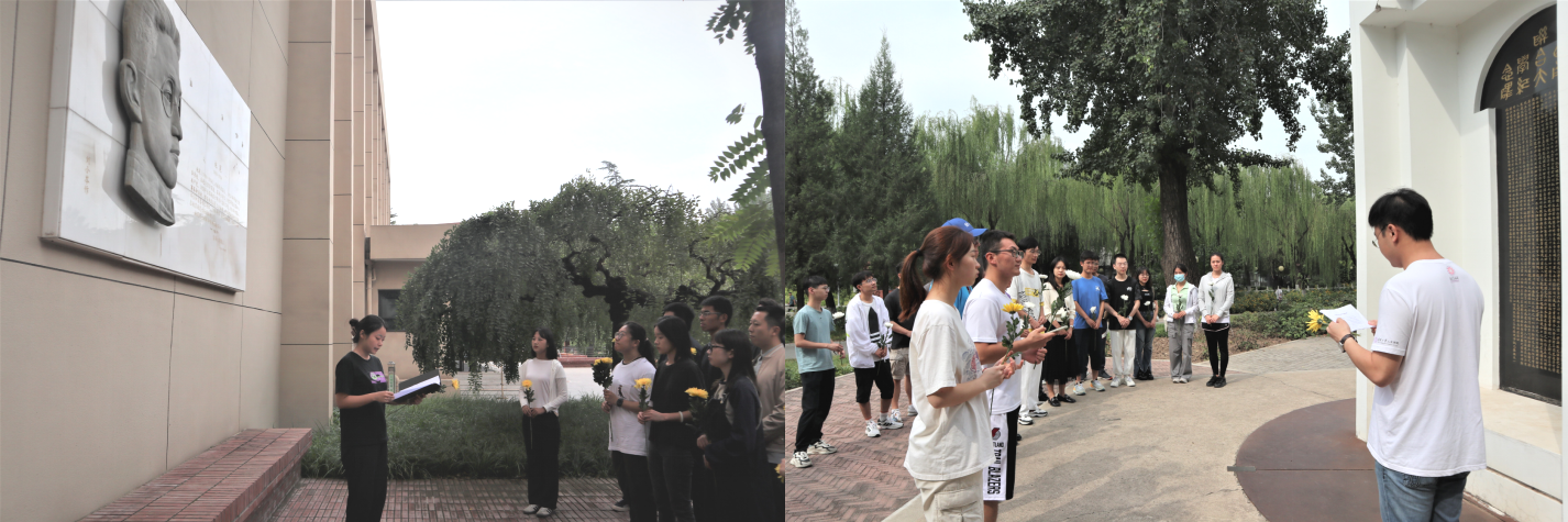 20230918-新葡萄官网AMG博士生讲师团举行纪念“九·一八”事变现场宣讲活动-校研团-同学们聆听现场宣讲.png