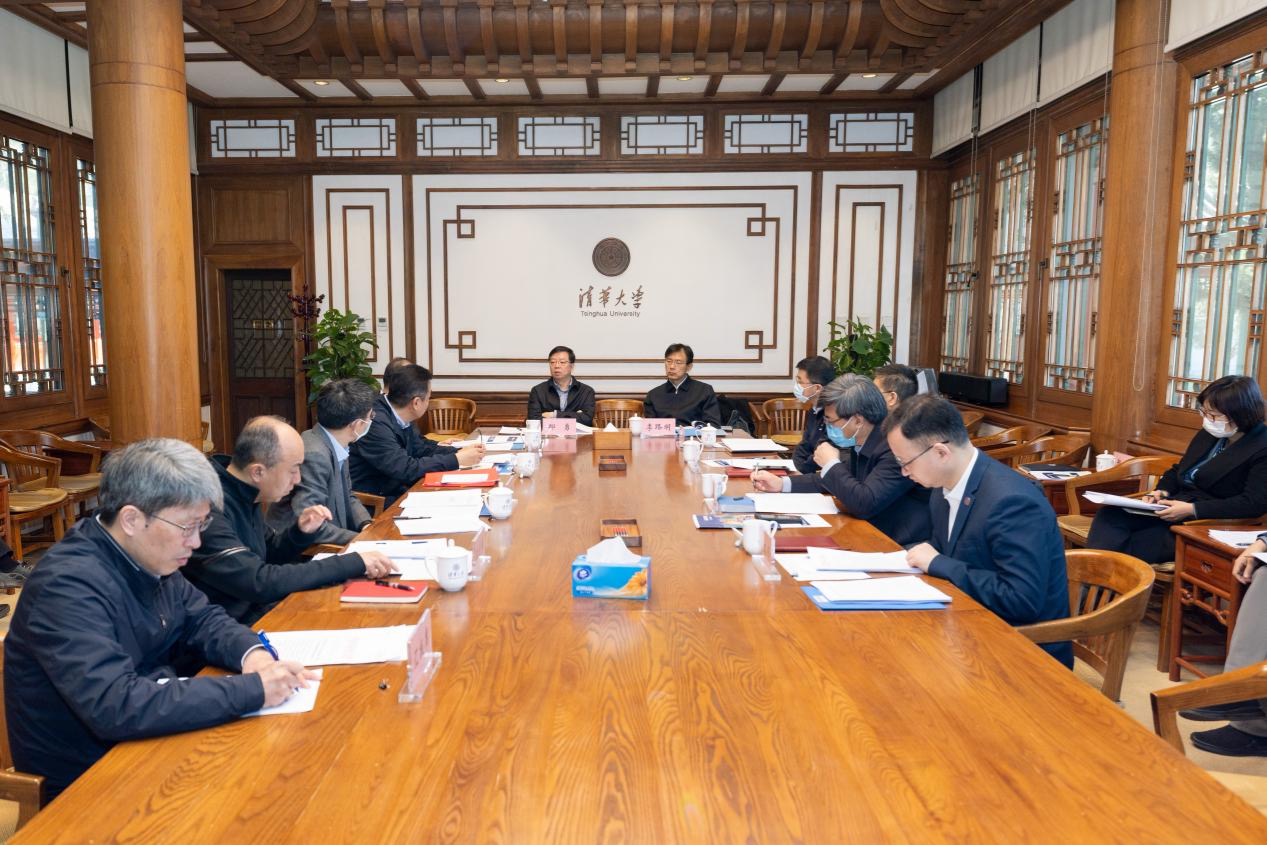20250318-新葡萄官网AMG党委常委-李派-会议现场.jpg