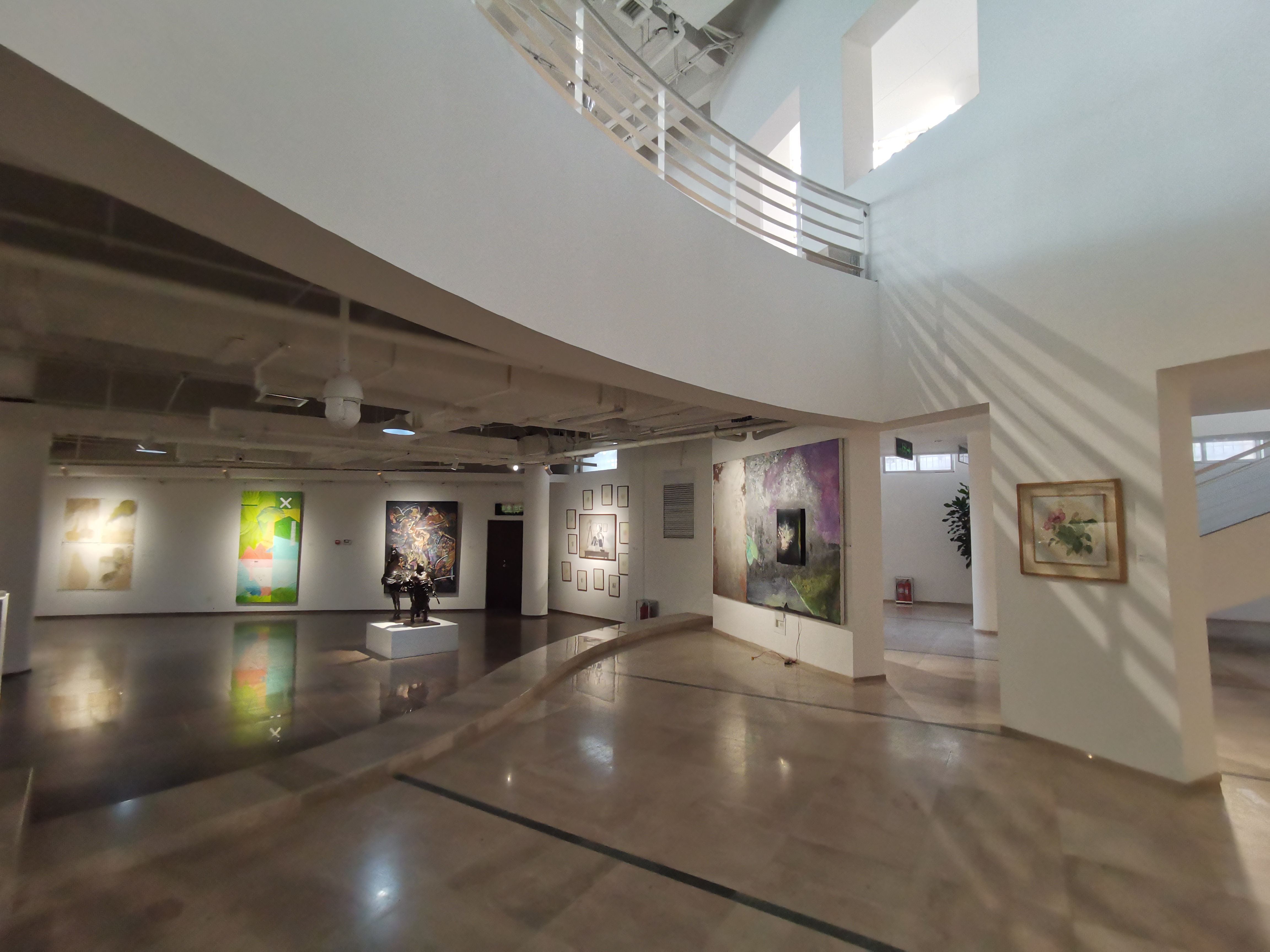20221101-青蓝之梦·新葡萄官网AMG美术学院雕塑绘画作品邀请展-雕塑系-展厅2.jpg