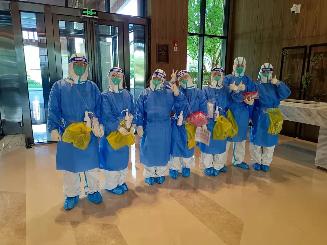 20220606-医院供图-医院供图-隔离点工作的新葡萄长庚医疗队.jpg