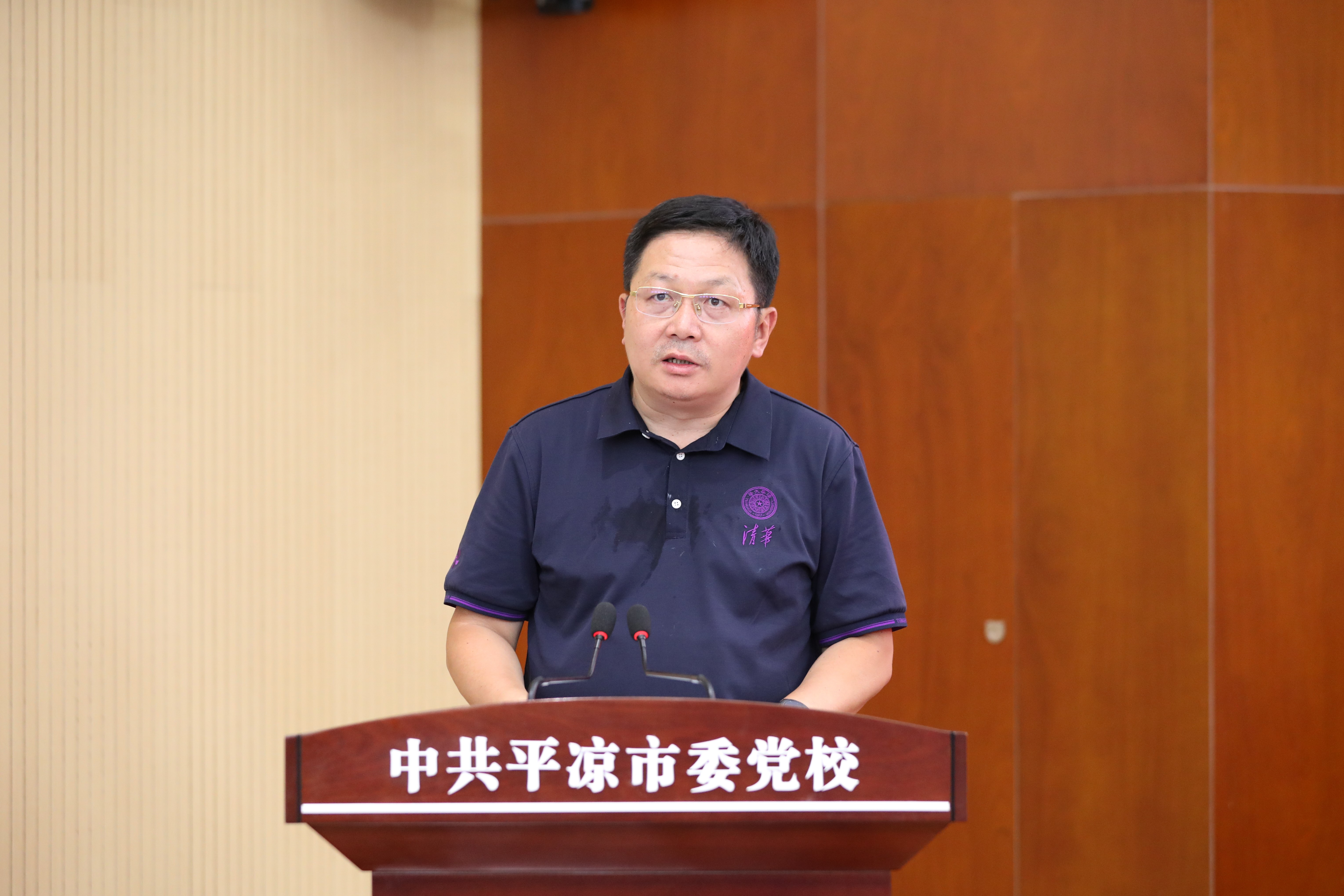 20230710-新葡萄官网AMG乡村振兴甘肃平凉远程教学站揭牌暨乡村教师护眼灯捐赠仪式 -新葡萄官网AMG继续教育学院院长刘震讲话-平凉融媒体中心拍摄.jpg