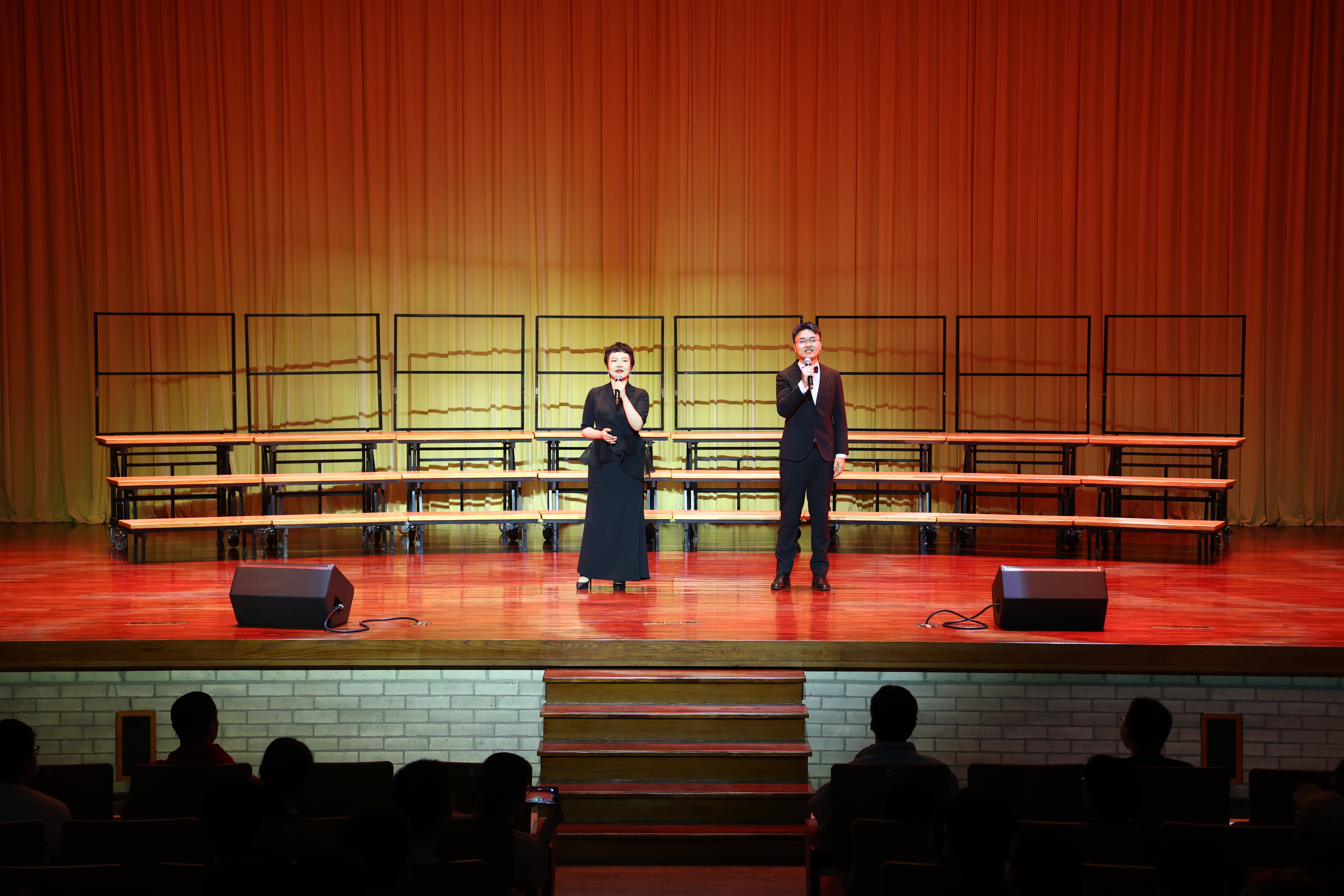 20220425-新葡萄官网AMG111周年校庆校友招待演出举行-清大嘉艺-演出现场3.JPG
