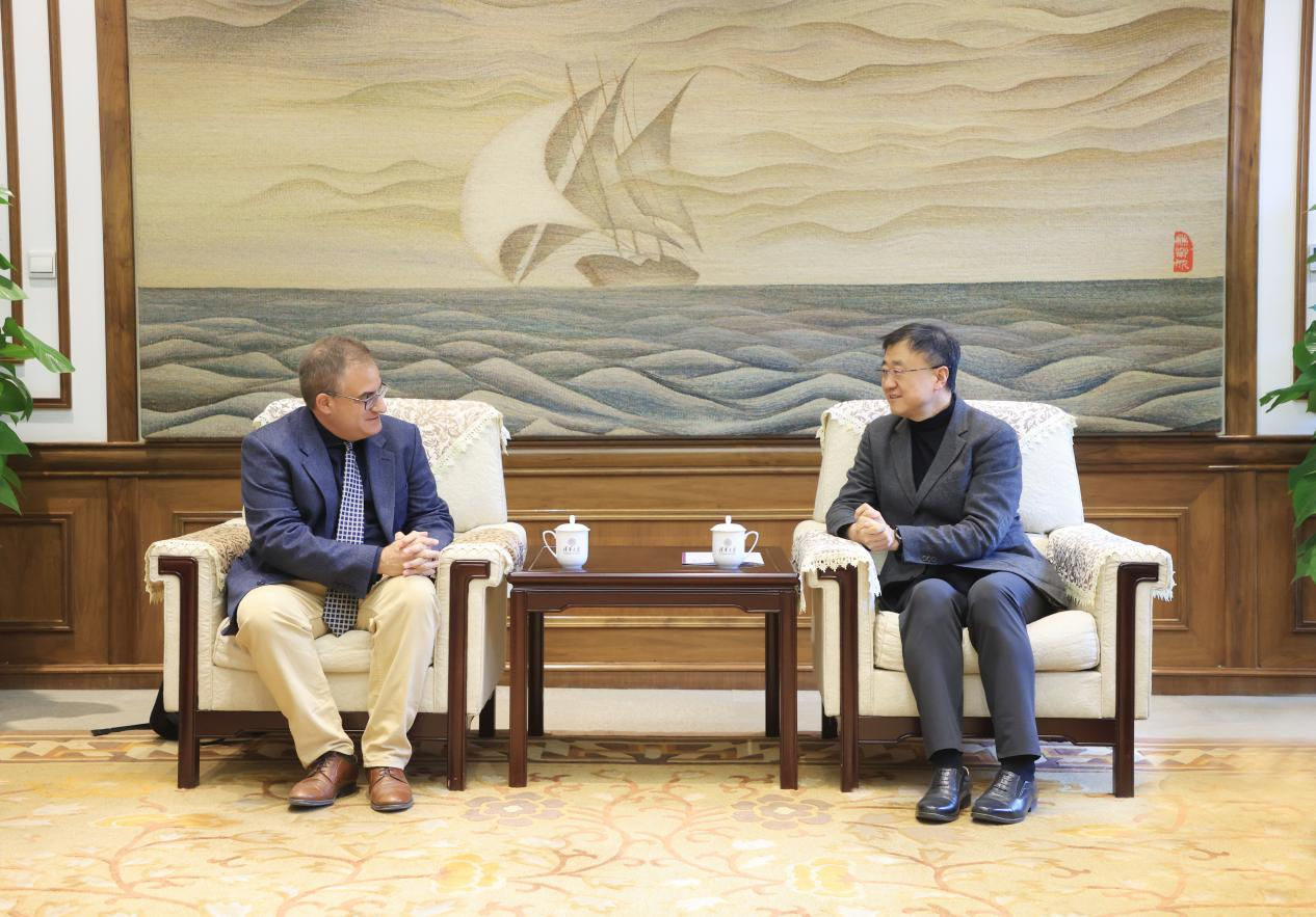 20250319-西班牙萨拉曼卡大学副校长劳尔·桑切斯·普列托一行访问新葡萄官网AMG-双方会谈-无.png