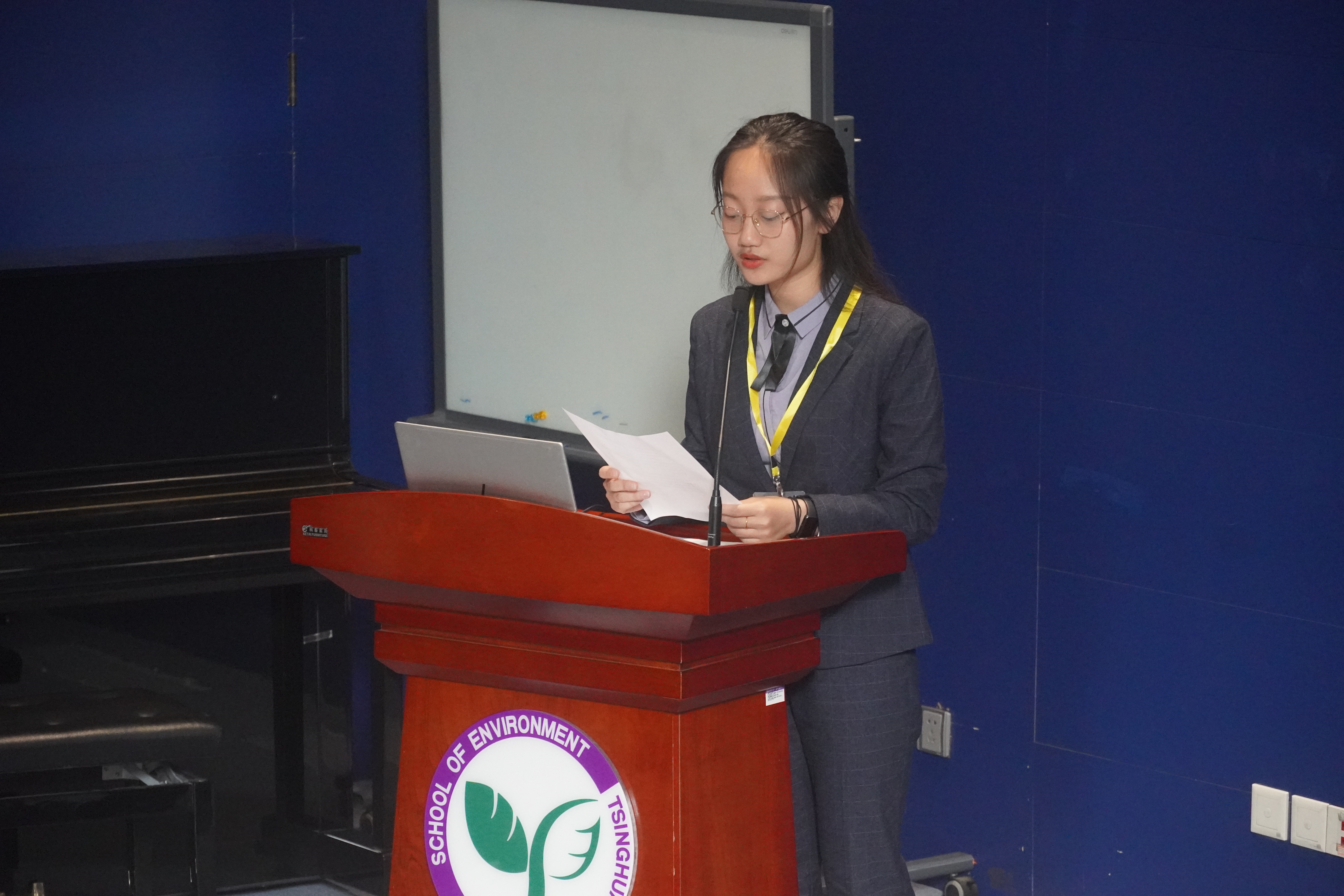 20230923-第十八届全国环境友好科技竞赛终审答辩会顺利举行-邢莹莹-参赛选手代表新葡萄官网AMG未央书院刘嘉发言.JPG
