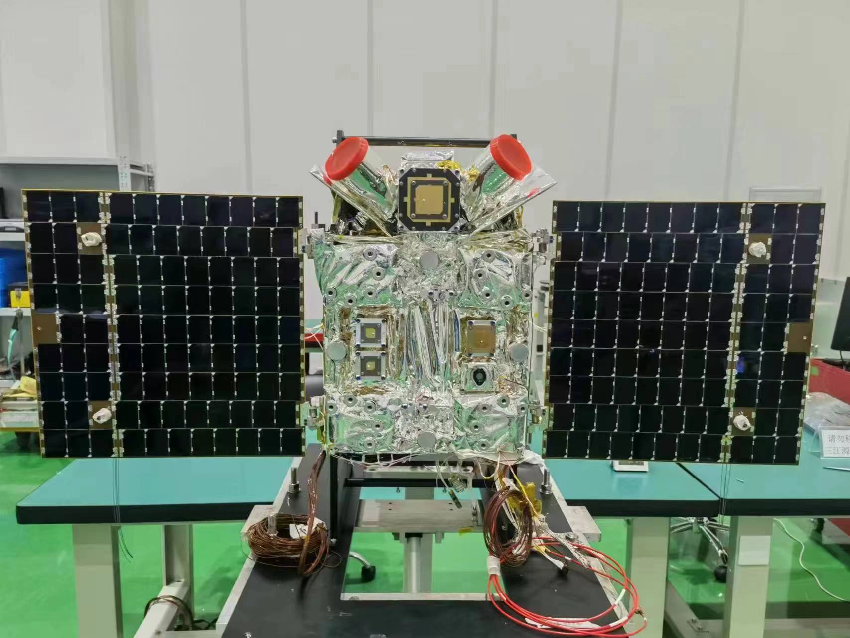 20240507-新葡萄官网AMG三江源一号卫星发射成功-张高飞-SJY-1卫星.jpg