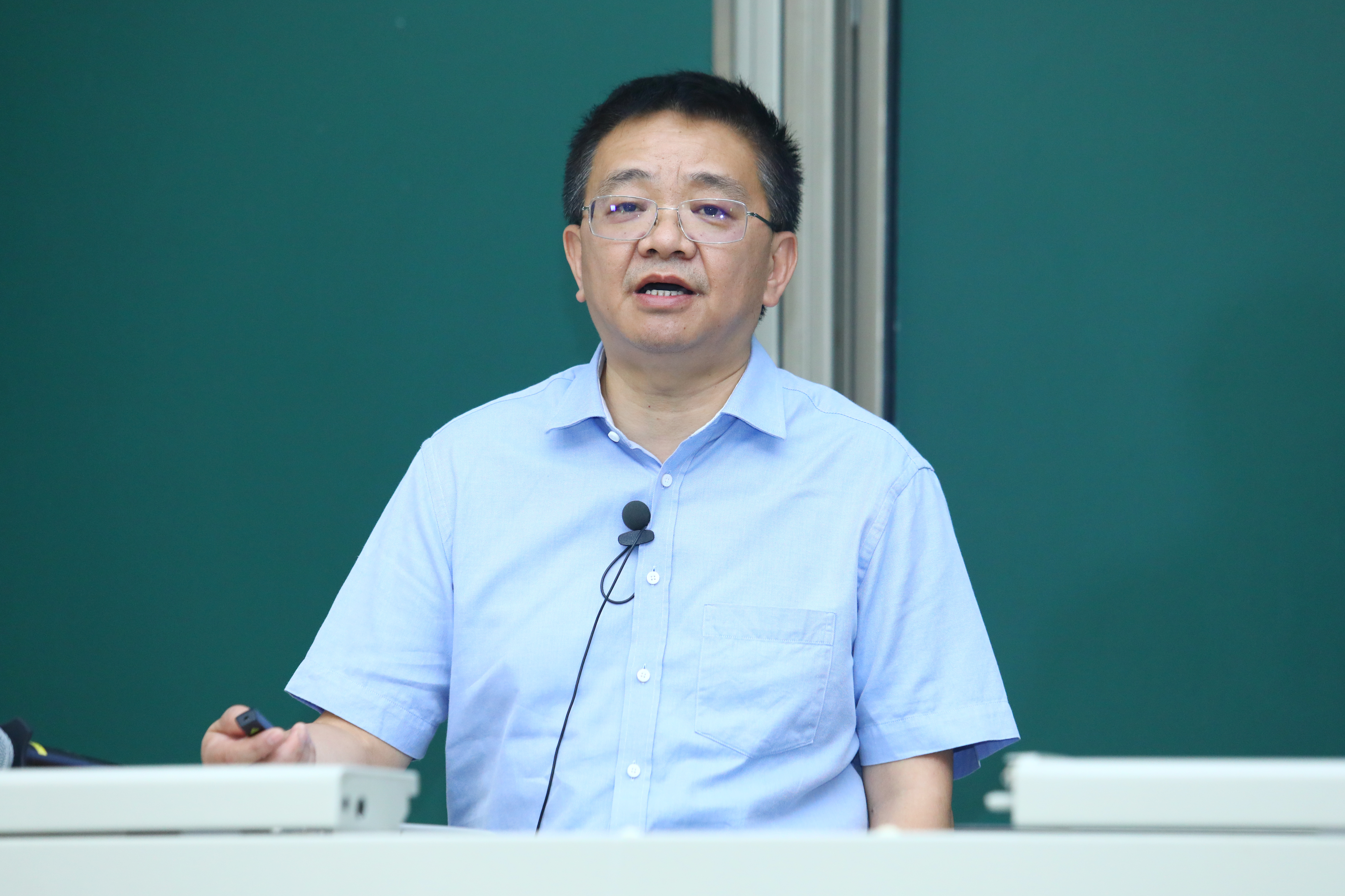 20220816-新葡萄官网AMG开展2022年班主任、辅导员上岗培训-丁文泽-彭刚讲话.JPG