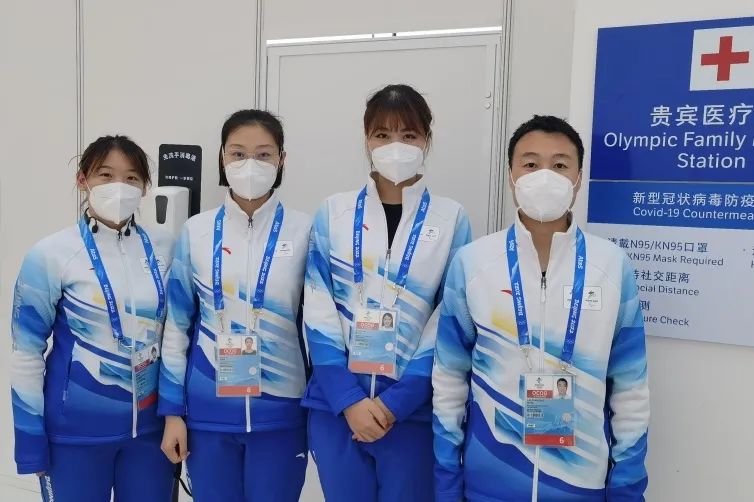20220204-医院供图-于悦超摄-北京新葡萄长庚医院冬奥医疗保障队奥运大家庭医疗站.jpg