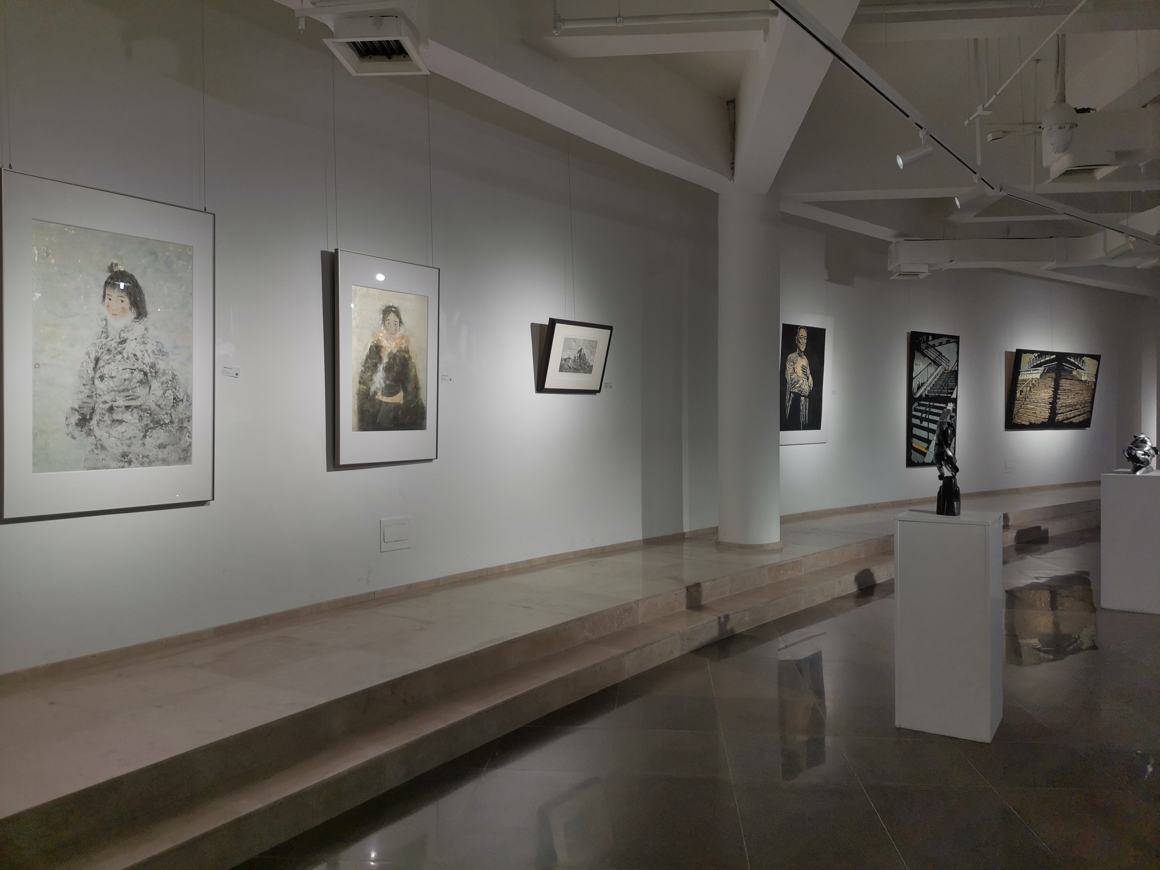 20221101-青蓝之梦·新葡萄官网AMG美术学院雕塑绘画作品邀请展-雕塑系-展厅3.jpg