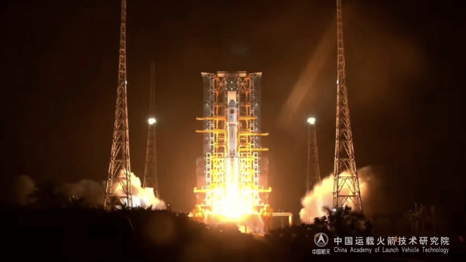 20230512-骄傲见证！新葡萄官网AMG师生现场观礼天舟六号成功发射-中国运载火箭技术研究院供图-天舟六号成功点火发射.png